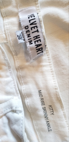 Velvet Heart Kitty Skinny Chewed Ankle Jeans in White Size 28 - Picture 3 of 7